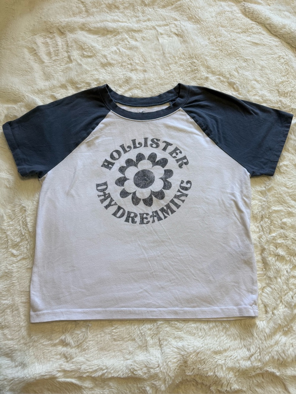 Hollister White & Navy 'Daydreaming' Cropped Tee